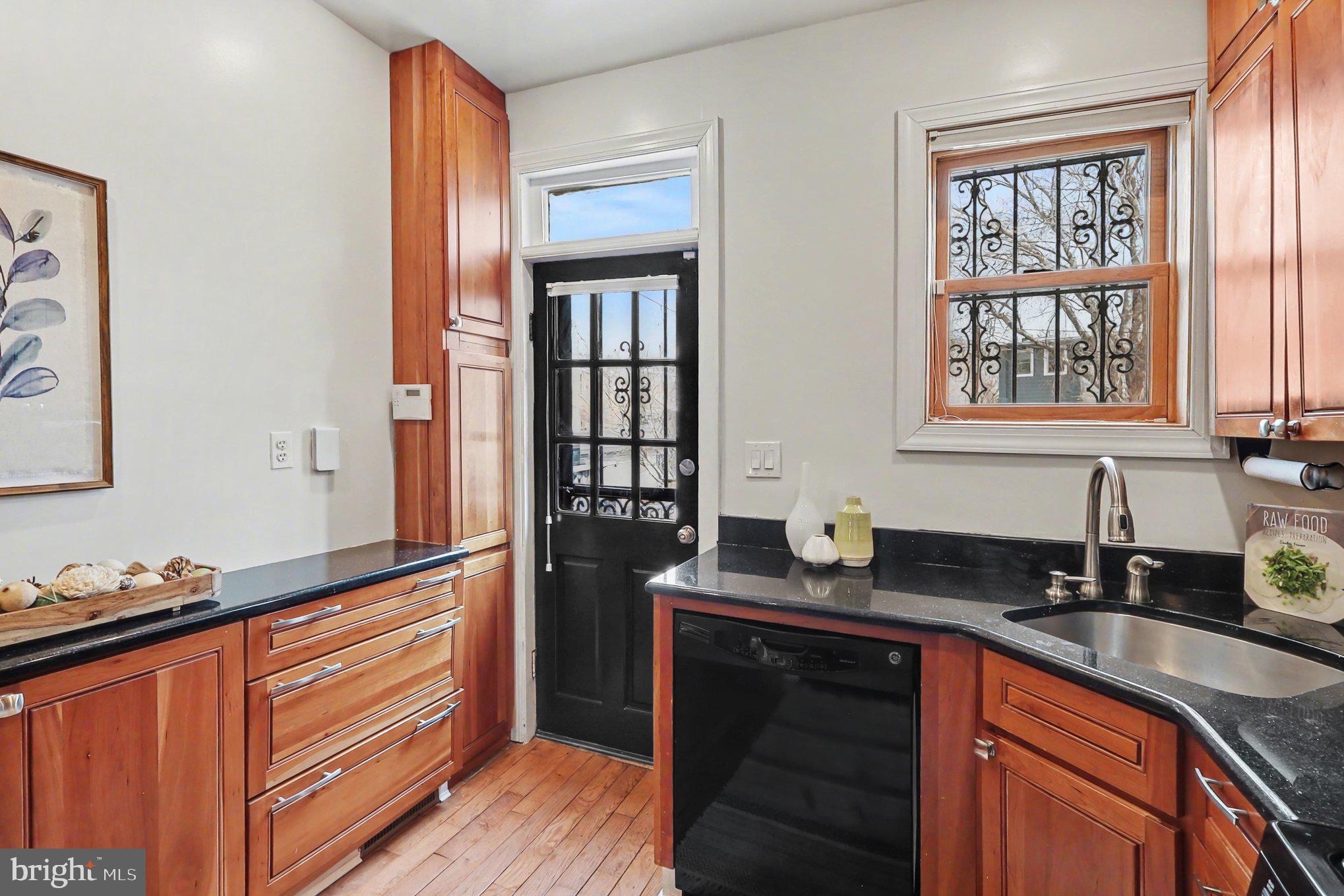 527 14th Street Northeast Washington, DC 20002 - Photo 11 of 39