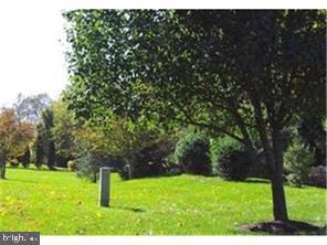 15 Fountayne Court Princeton, NJ 08540 - Photo 35 of 38 a backyard of a house with lots of green space