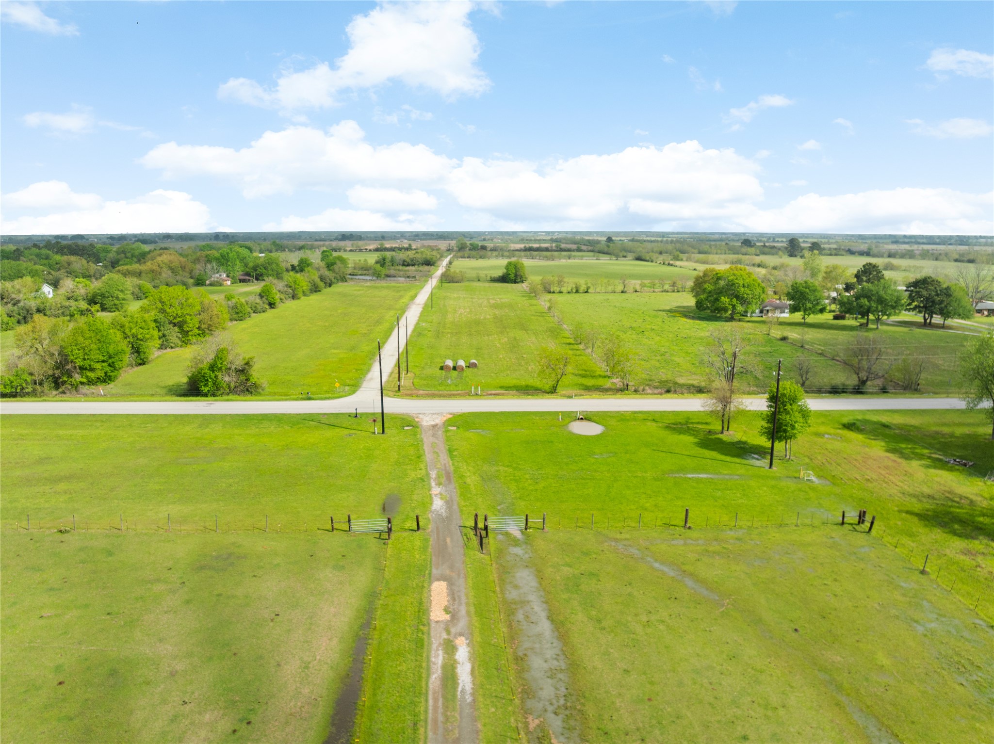 34611 Owens Road Hempstead, TX 77445 - Photo 16 of 25 a view of an outdoor space and a yard