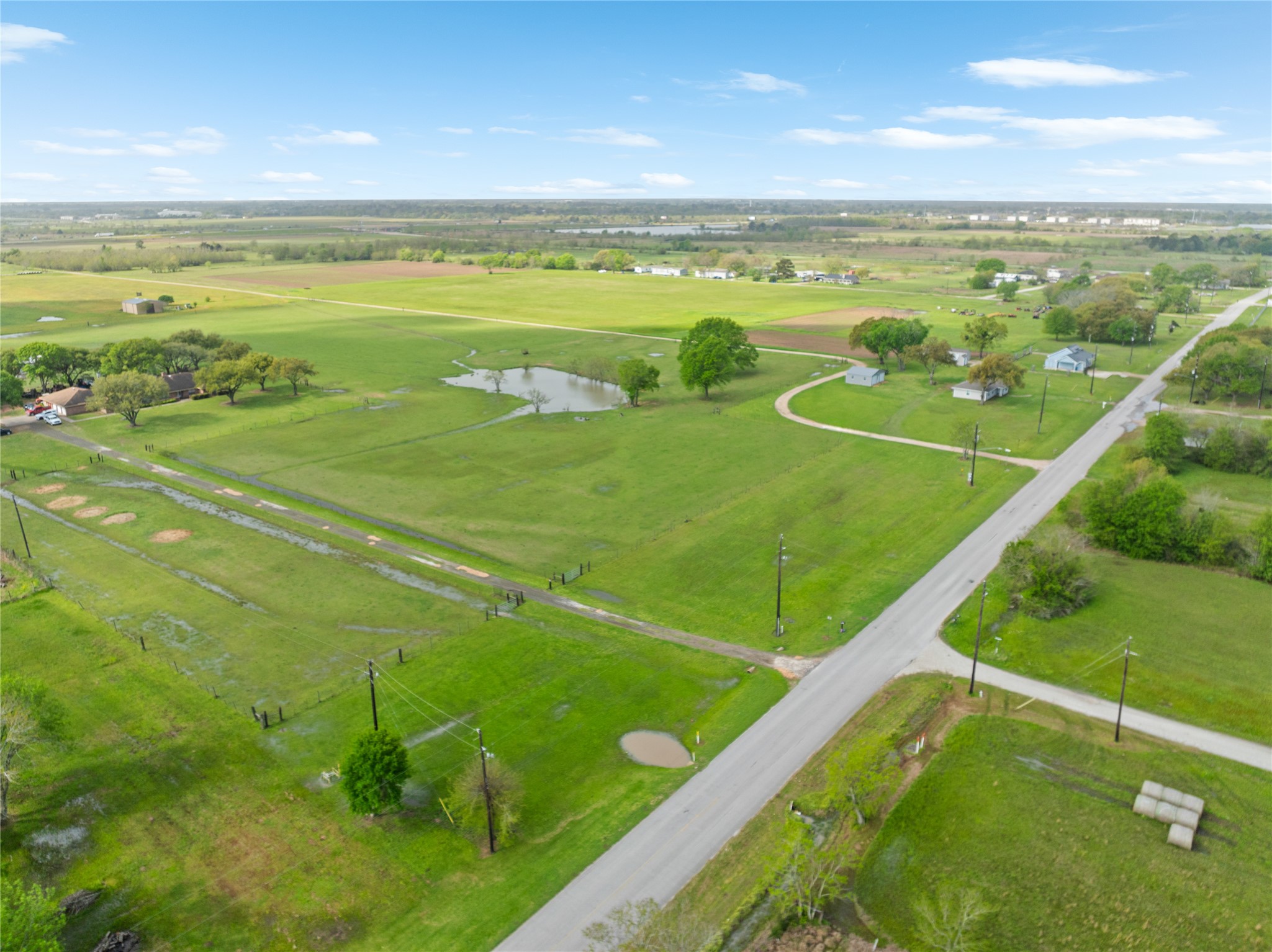 34611 Owens Road Hempstead, TX 77445 - Photo 10 of 25 a view of an ocean and a yard