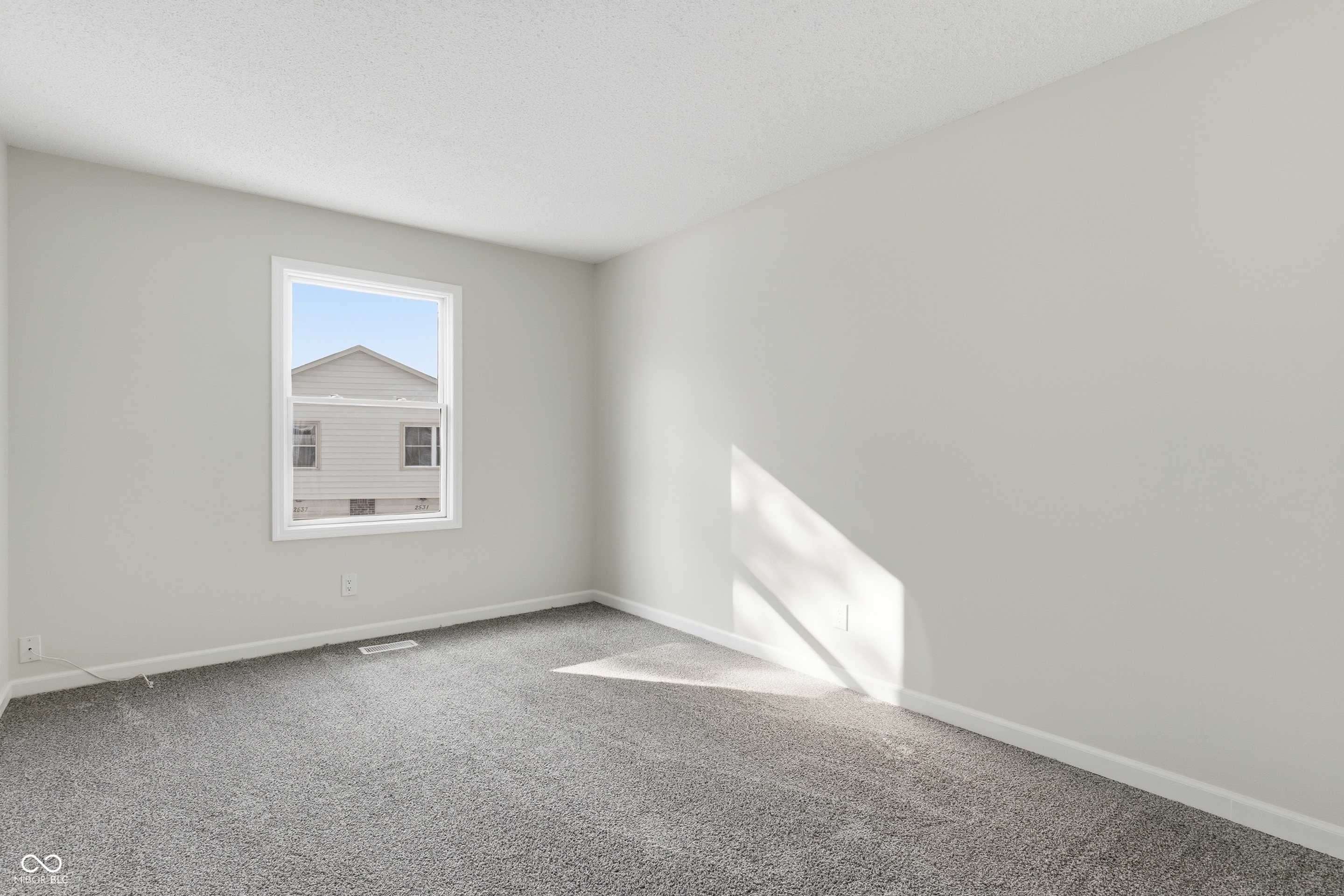 2525 Brewster Road Indianapolis, IN 46268 - Photo 13 of 22