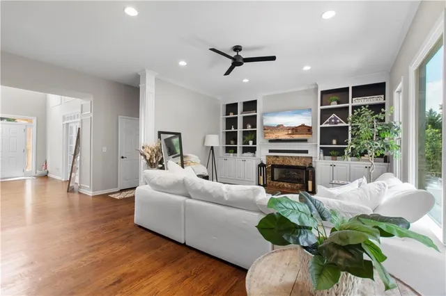 $949,900 | 1275 Water View Lane, Suwanee, GA 30024