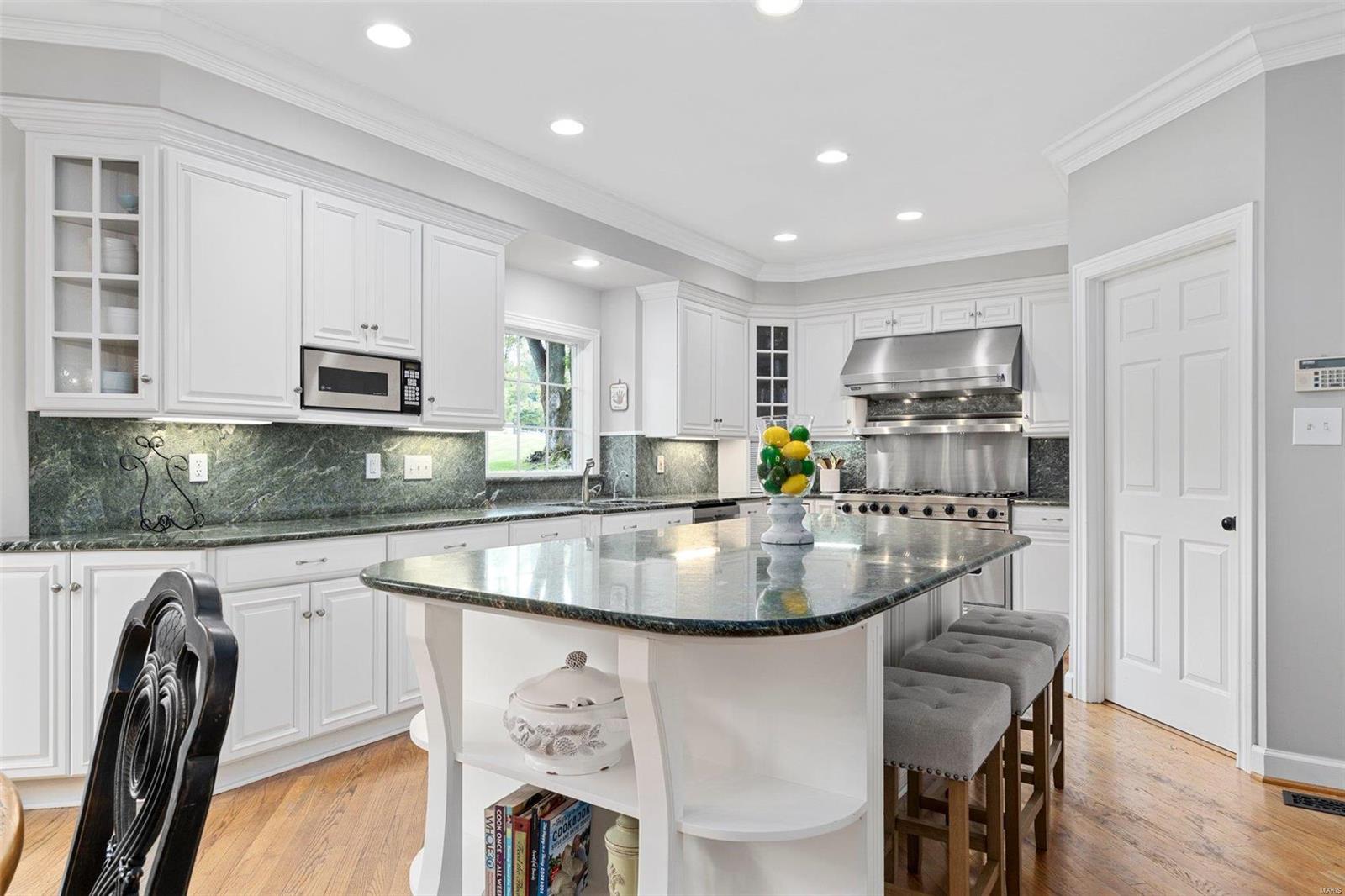 185 Fick Farm Road Chesterfield, MO 63005 - Photo 9 of 52