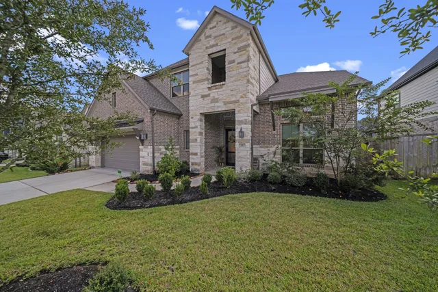 $695,000 | 222 Patina Sorrel Drive, Montgomery, TX 77316