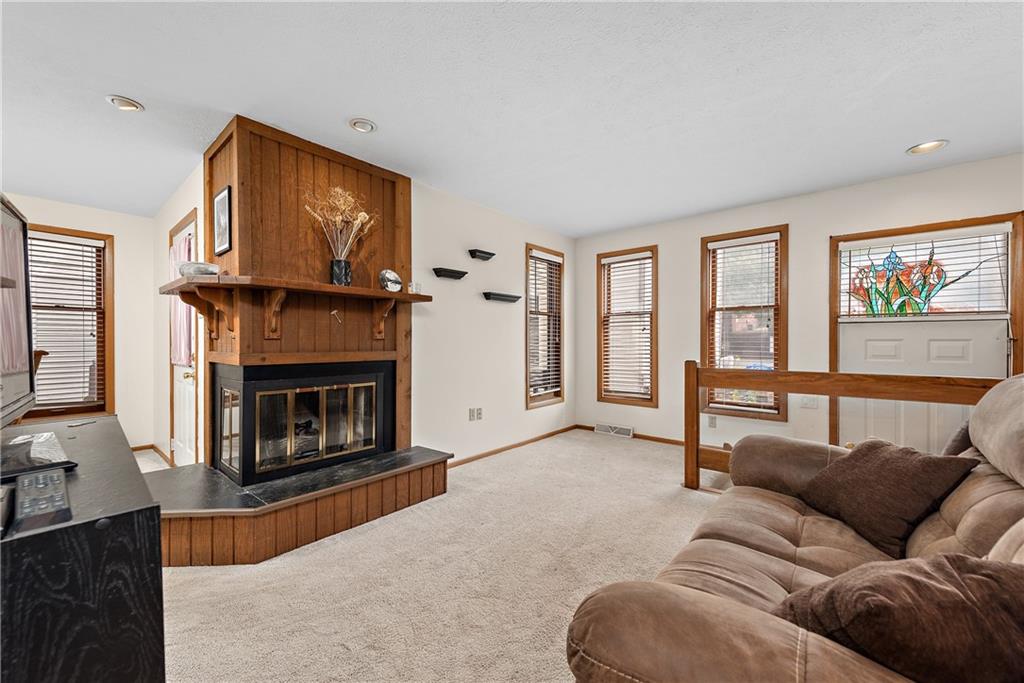 200 Spring Run Drive Monroeville, PA 15146 - Photo 4 of 14 Gallery Image 4