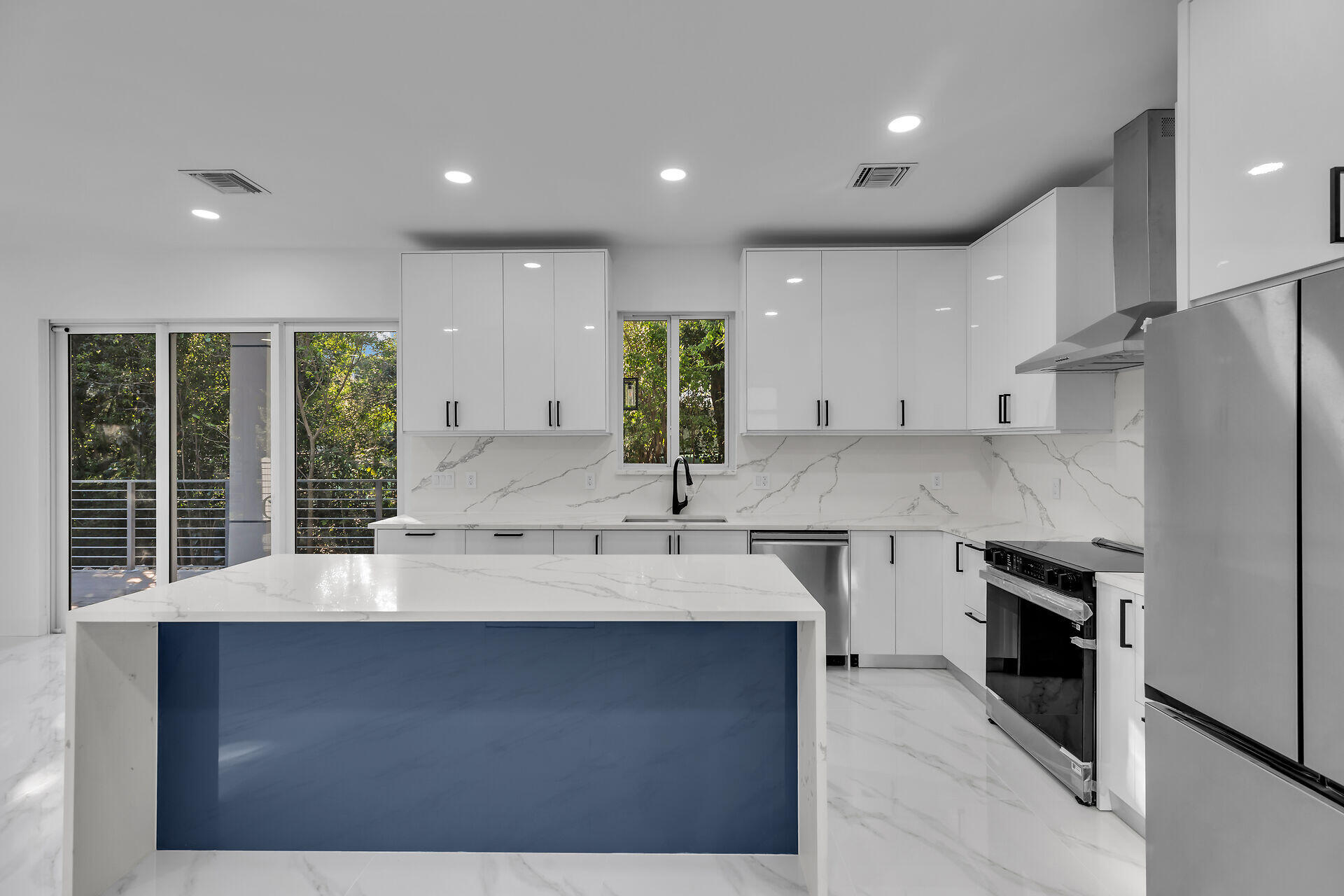 46 Transylvania Avenue Key Largo, FL 33037 - Photo 2 of 52 virtual-tour-353372-mls-high-res-image-5