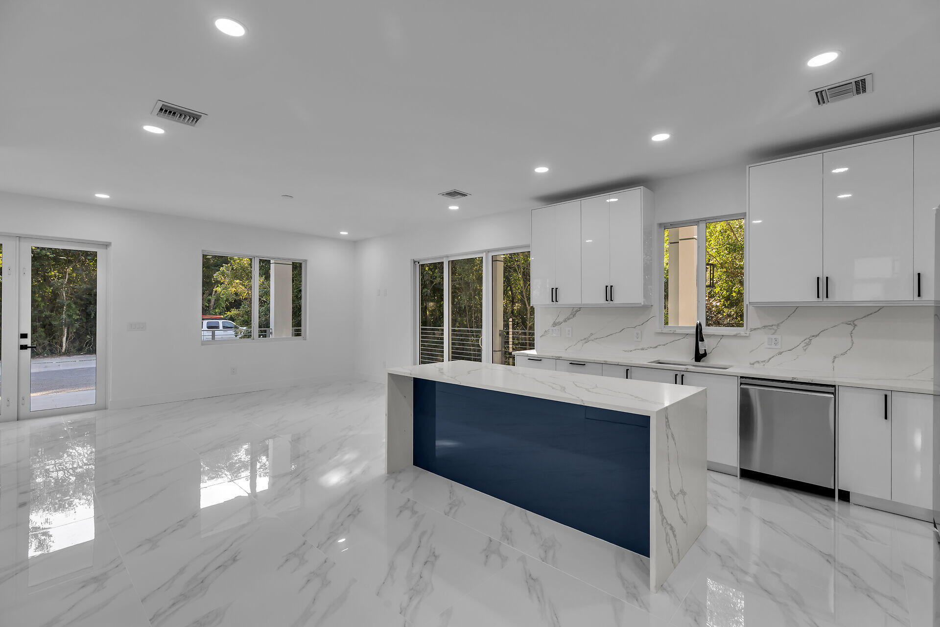 46 Transylvania Avenue Key Largo, FL 33037 - Photo 7 of 52 virtual-tour-353372-mls-high-res-image-6