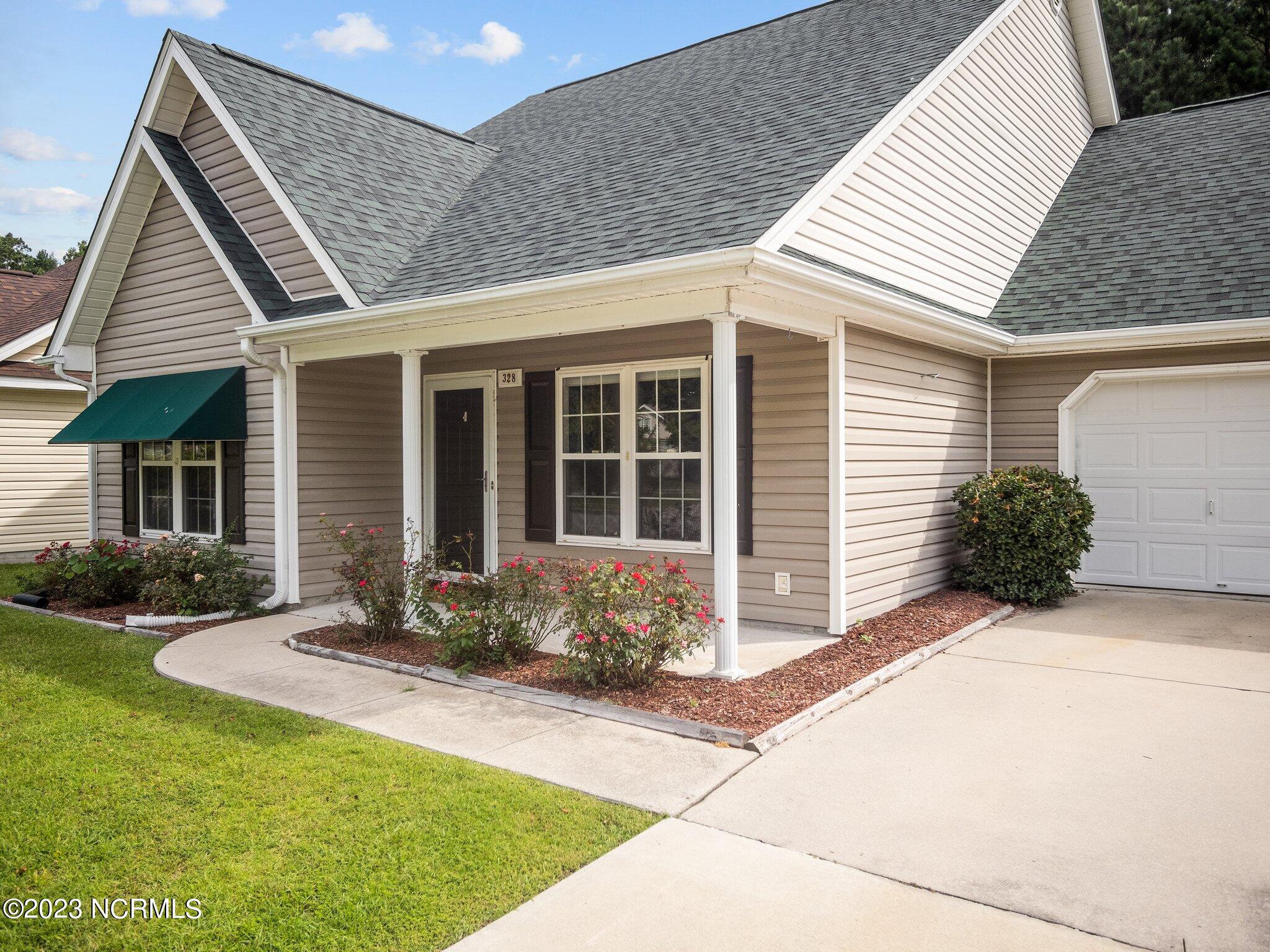 328 Neuchatel Road New Bern, NC 28562 - Photo 2 of 52 2-web-or-mls-P8108782