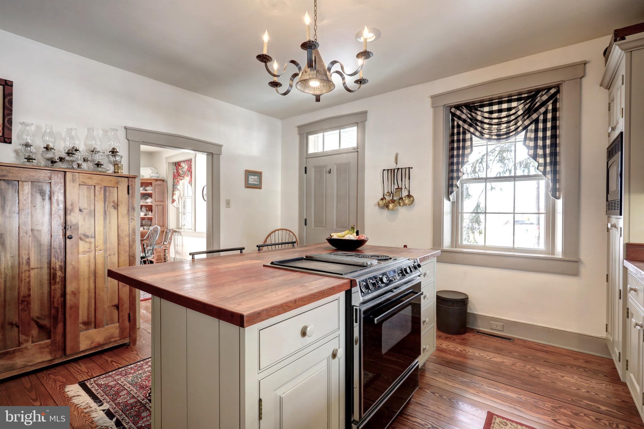 920 Village Road Lancaster, PA 17602 - Photo 13 of 38 Gallery Image 13