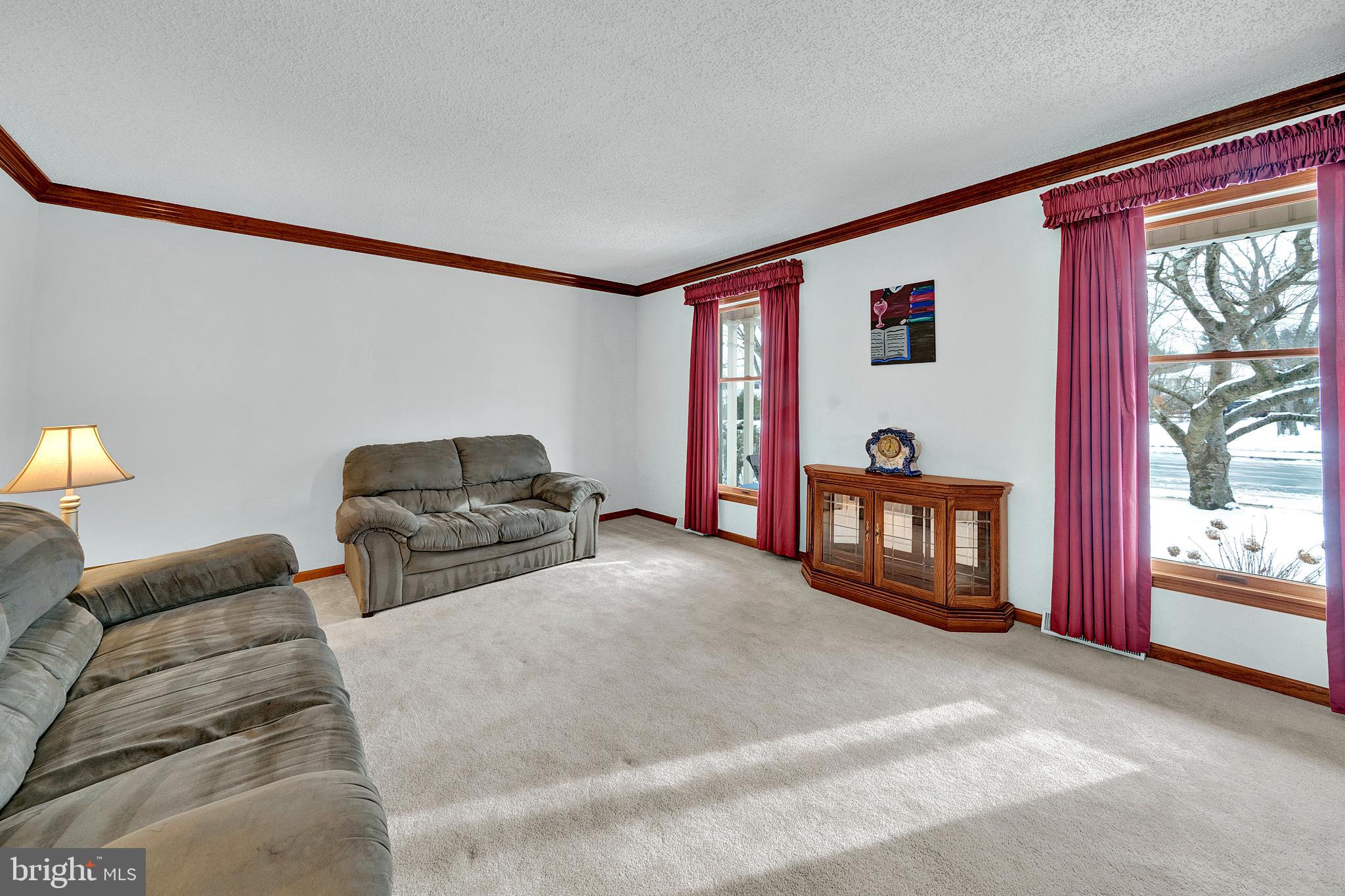 115 Robin Drive Hamilton, NJ 08619 - Photo 12 of 56 Living room