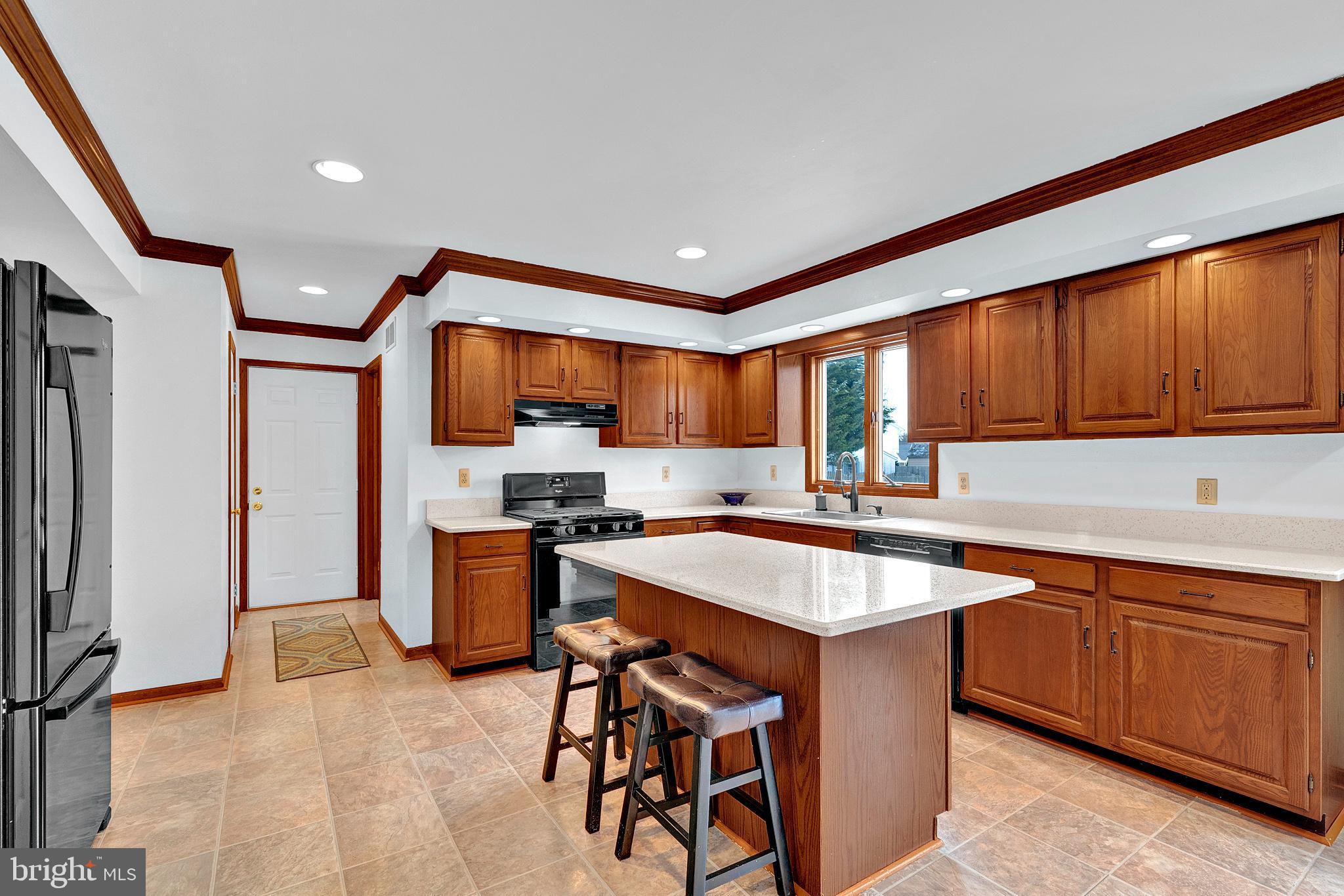 115 Robin Drive Hamilton, NJ 08619 - Photo 15 of 56 Kitchen with abundant amount of cabinets