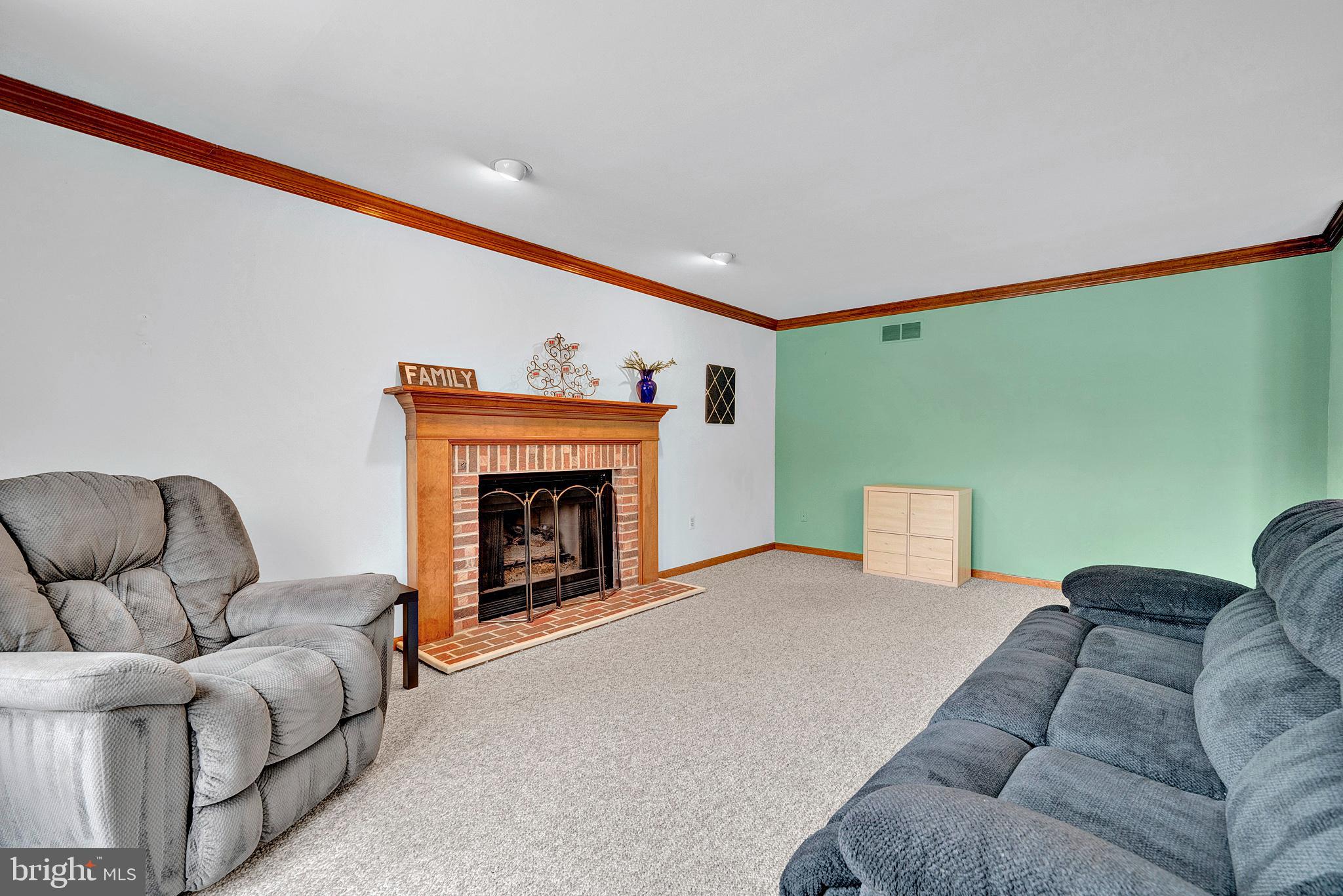 115 Robin Drive Hamilton, NJ 08619 - Photo 23 of 56 Family room