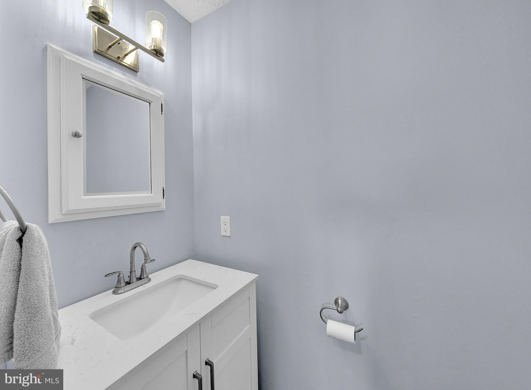 115 Robin Drive Hamilton, NJ 08619 - Photo 25 of 56 Powder Room
