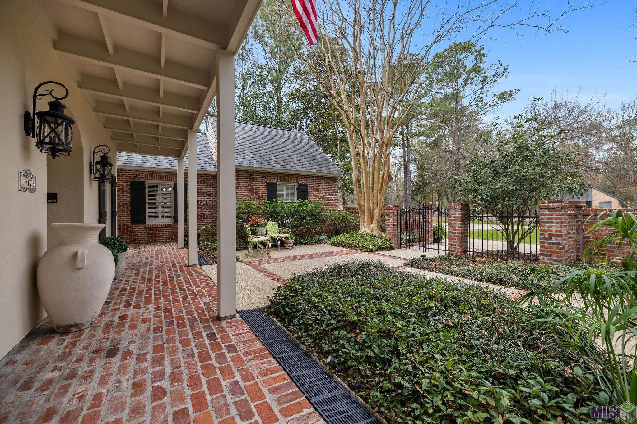 19173 Hickory Bay Court Baton Rouge, LA 70817 - Photo 4 of 47