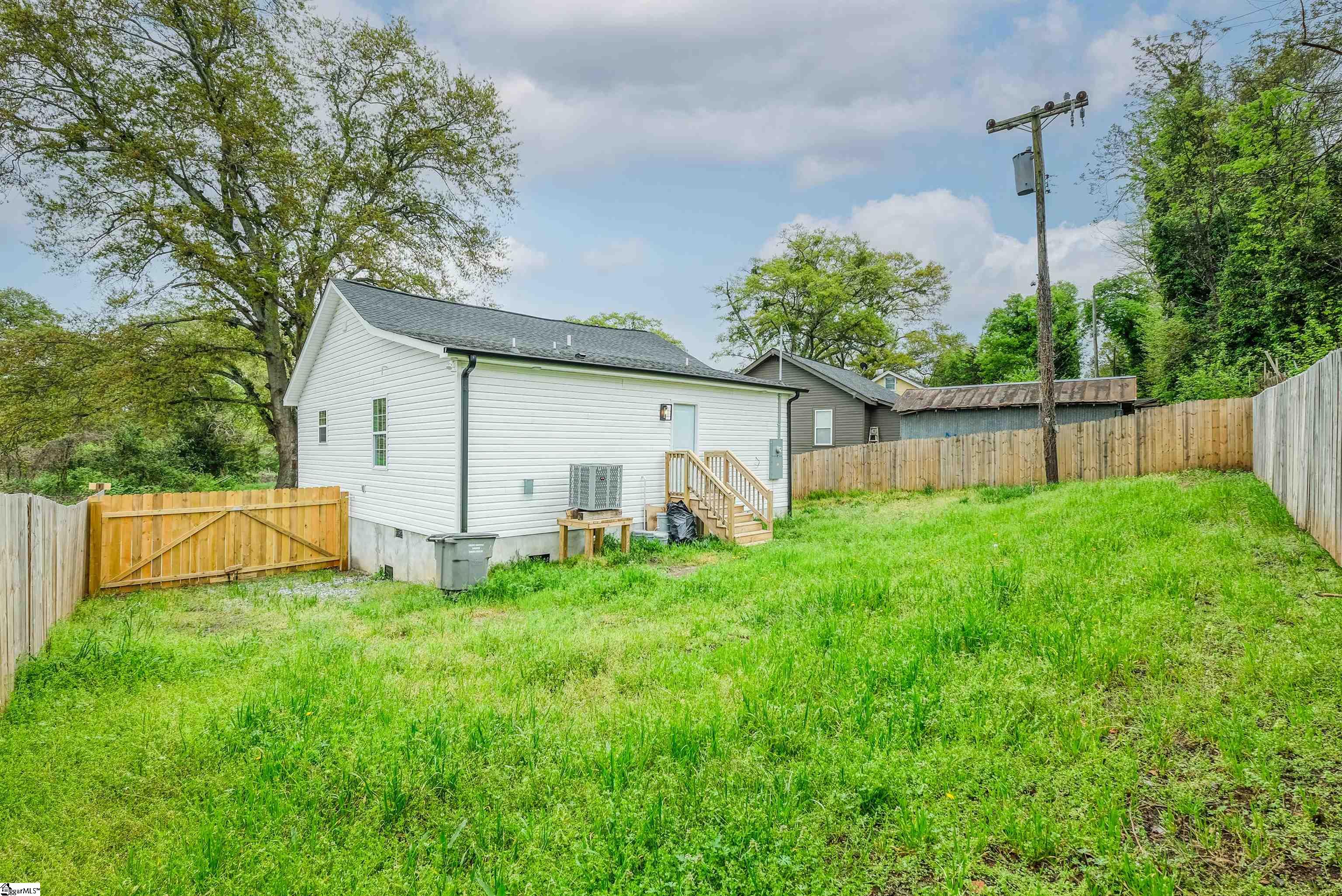 23 Ross Street Greenville, SC 29611 - Photo 17 of 28