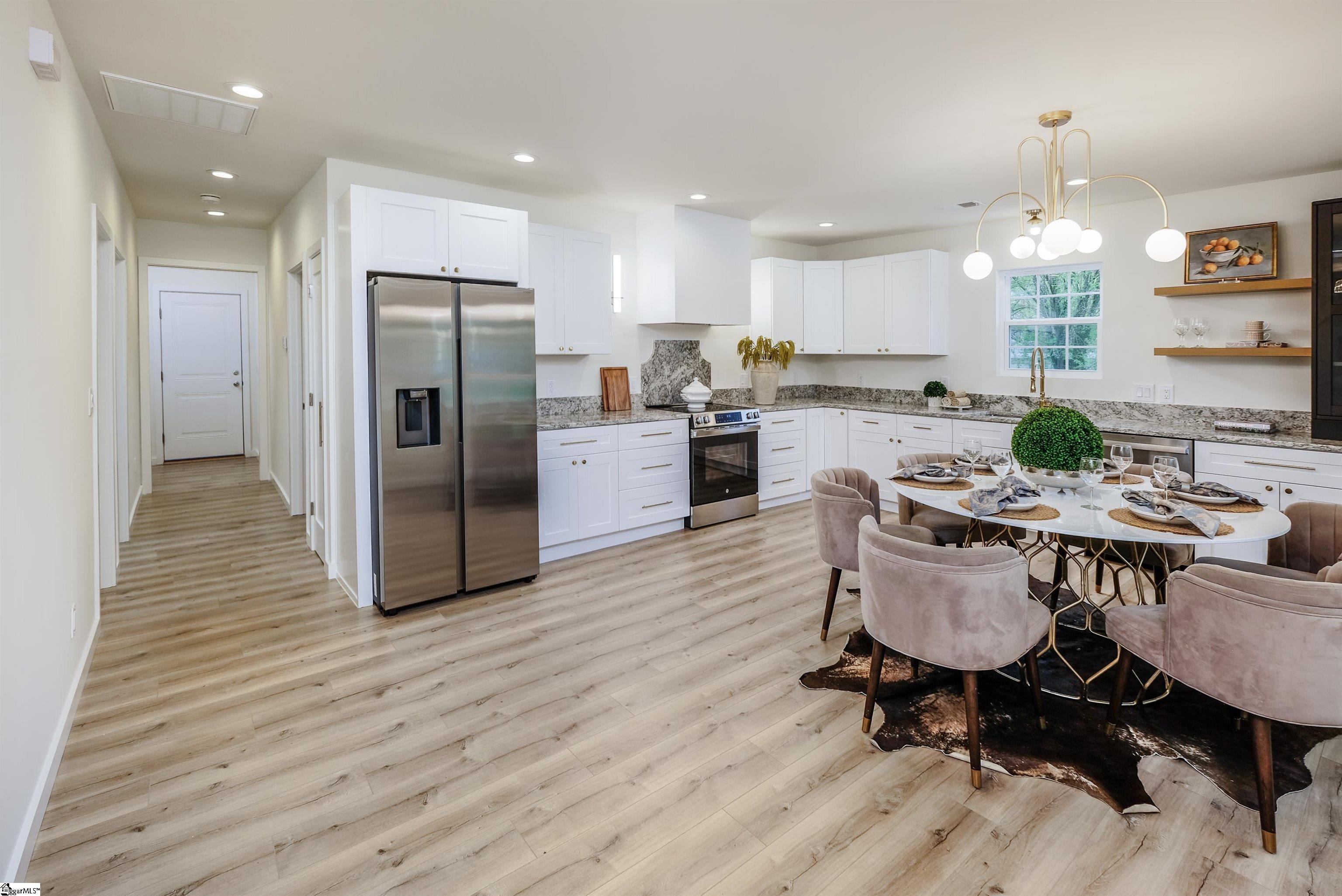 23 Ross Street Greenville, SC 29611 - Photo 2 of 28