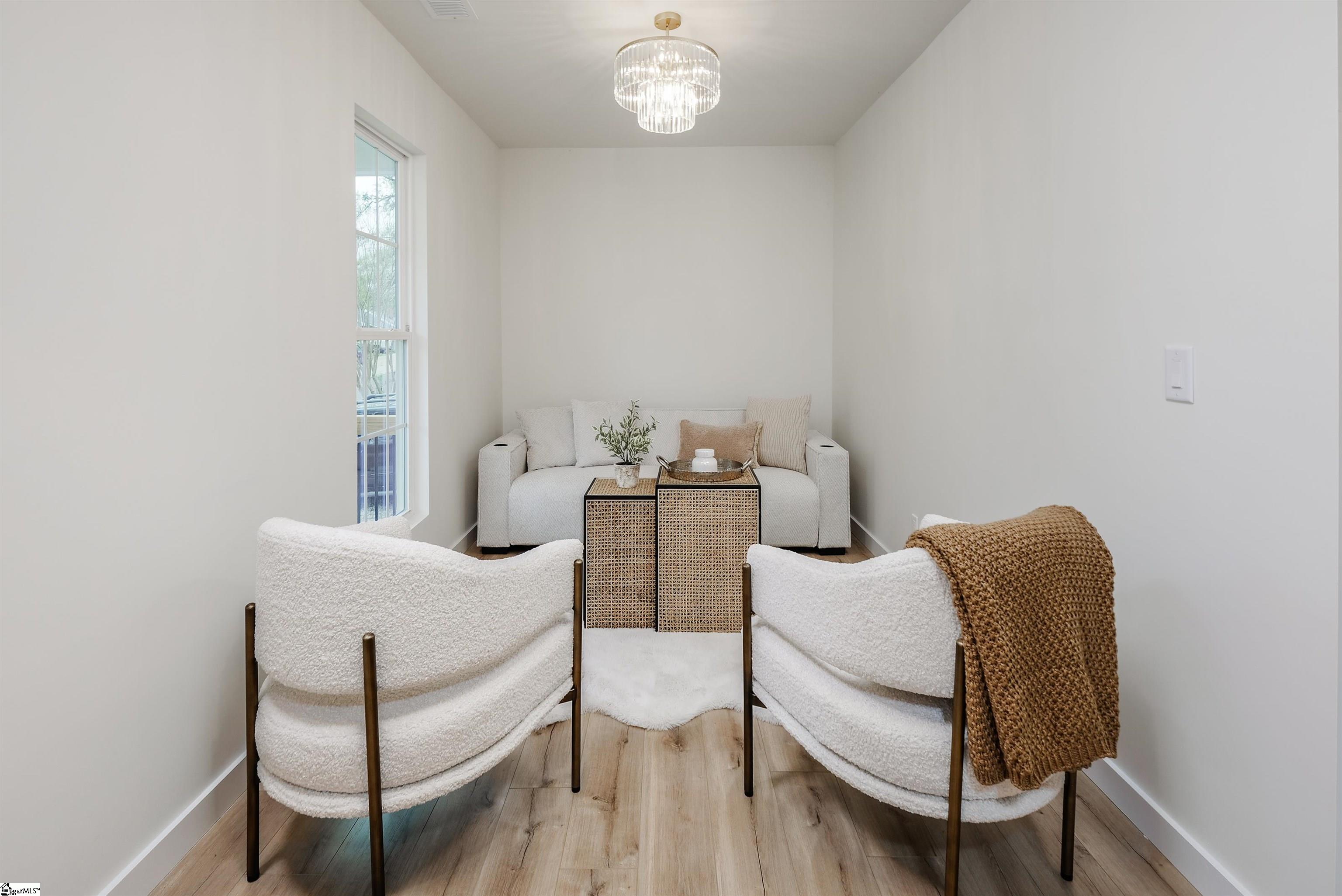 23 Ross Street Greenville, SC 29611 - Photo 6 of 28