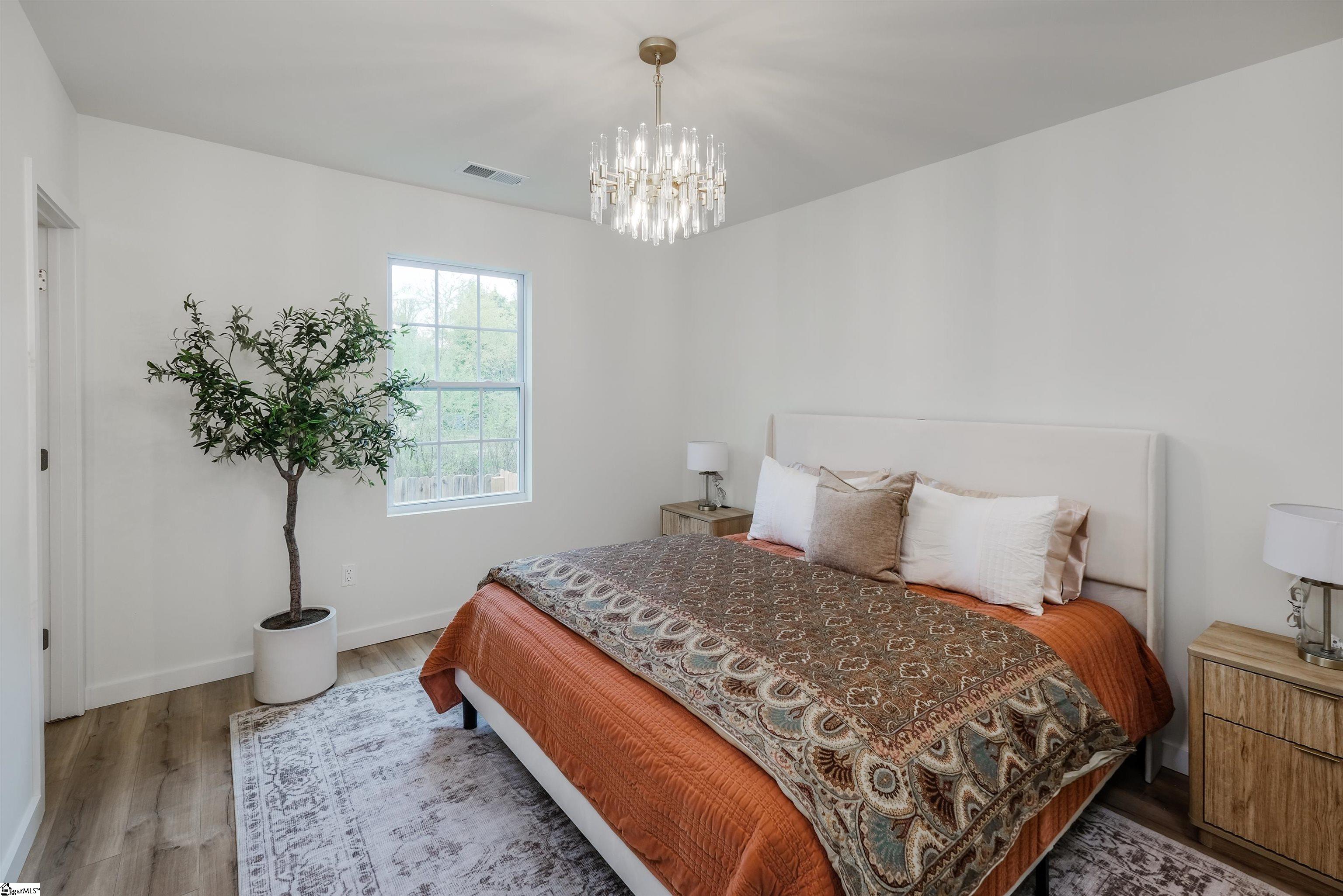 23 Ross Street Greenville, SC 29611 - Photo 7 of 28