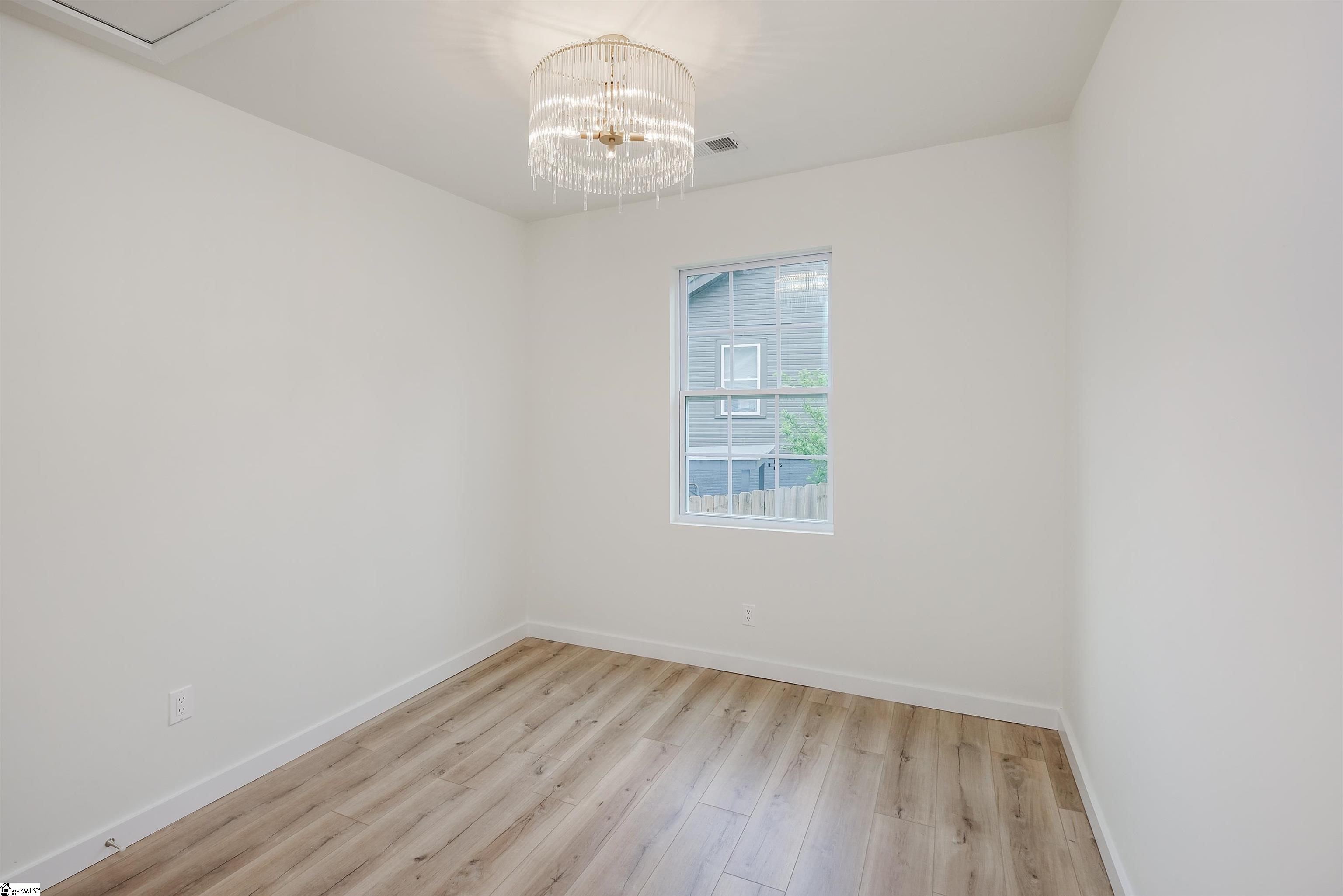 23 Ross Street Greenville, SC 29611 - Photo 10 of 28