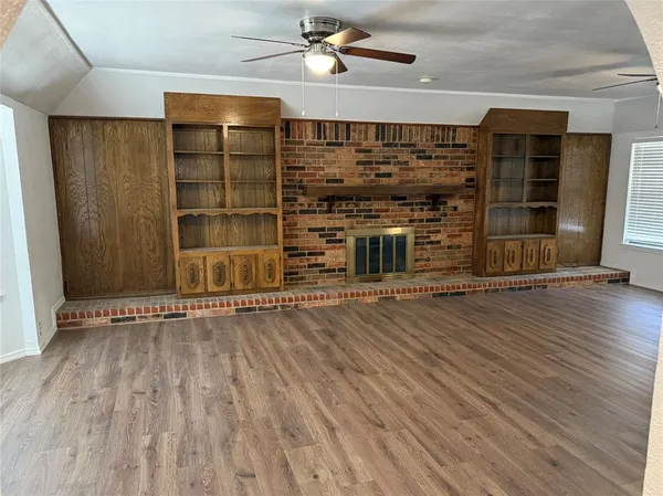 $399,900 | 520 Baker Drive, Hurst, TX 76054