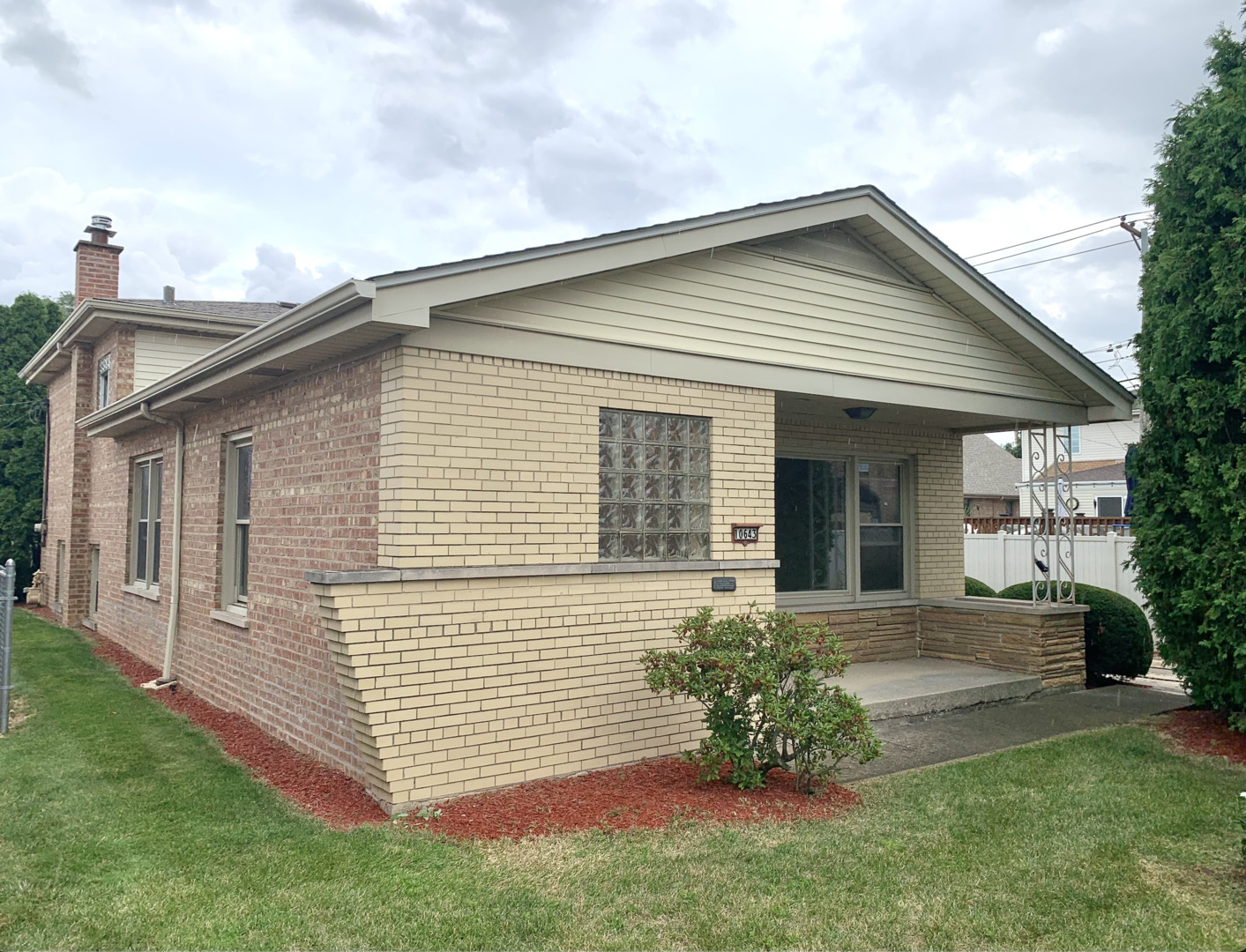 10643 South Ridgeway Avenue Chicago, IL 60655 - Photo 2 of 40 Gallery Image 2