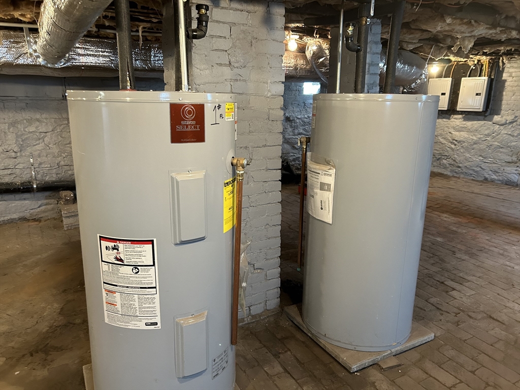 20 Florida Street Springfield, MA 01109 - Photo 25 of 29 a view of water heater room