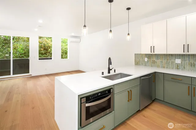 $799,950 | 725 18th Avenue, Unit C, Seattle, WA 98122