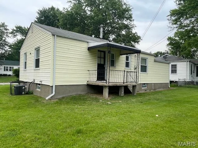 $1,350 | 1120 Grenshaw Drive, St. Louis, MO 63137