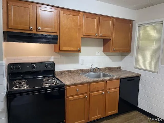 $1,350 | 1120 Grenshaw Drive, St. Louis, MO 63137