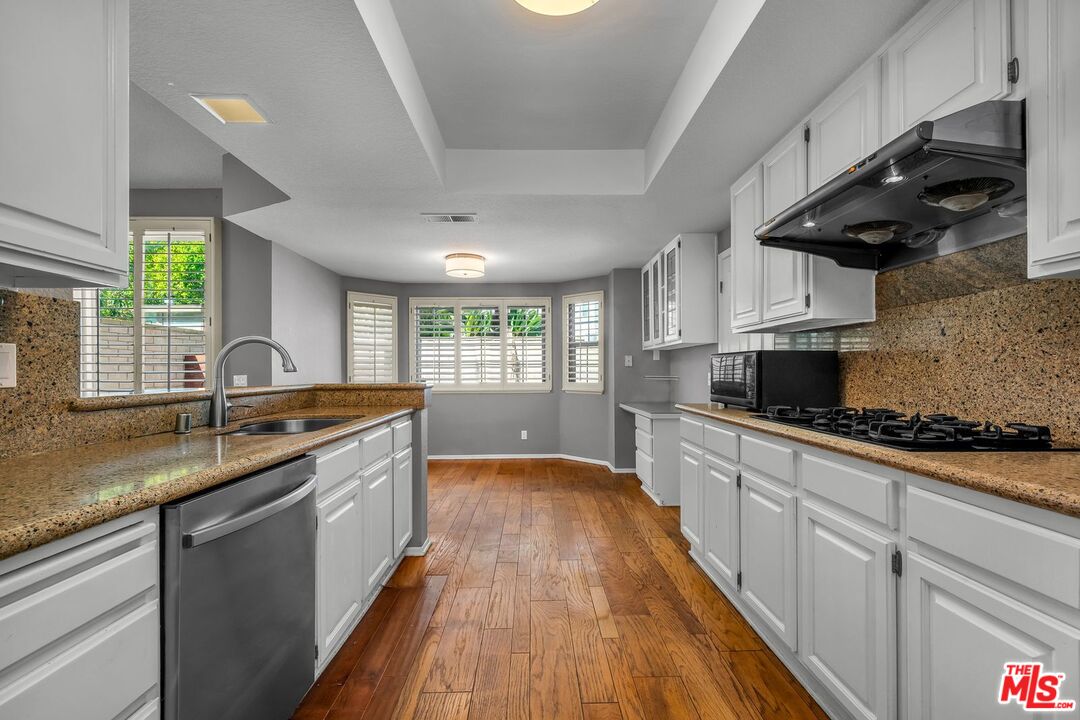 7513 West 83rd Street Playa del Rey, CA 90293 - Photo 11 of 45