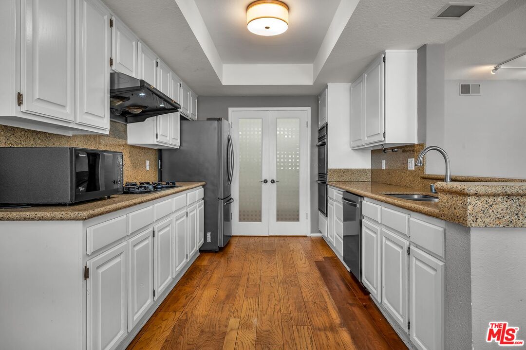 7513 West 83rd Street Playa del Rey, CA 90293 - Photo 12 of 45