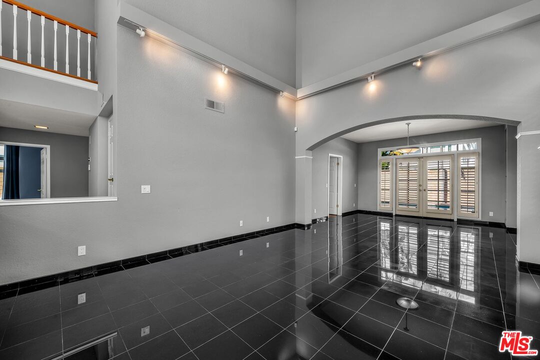 7513 West 83rd Street Playa del Rey, CA 90293 - Photo 6 of 45