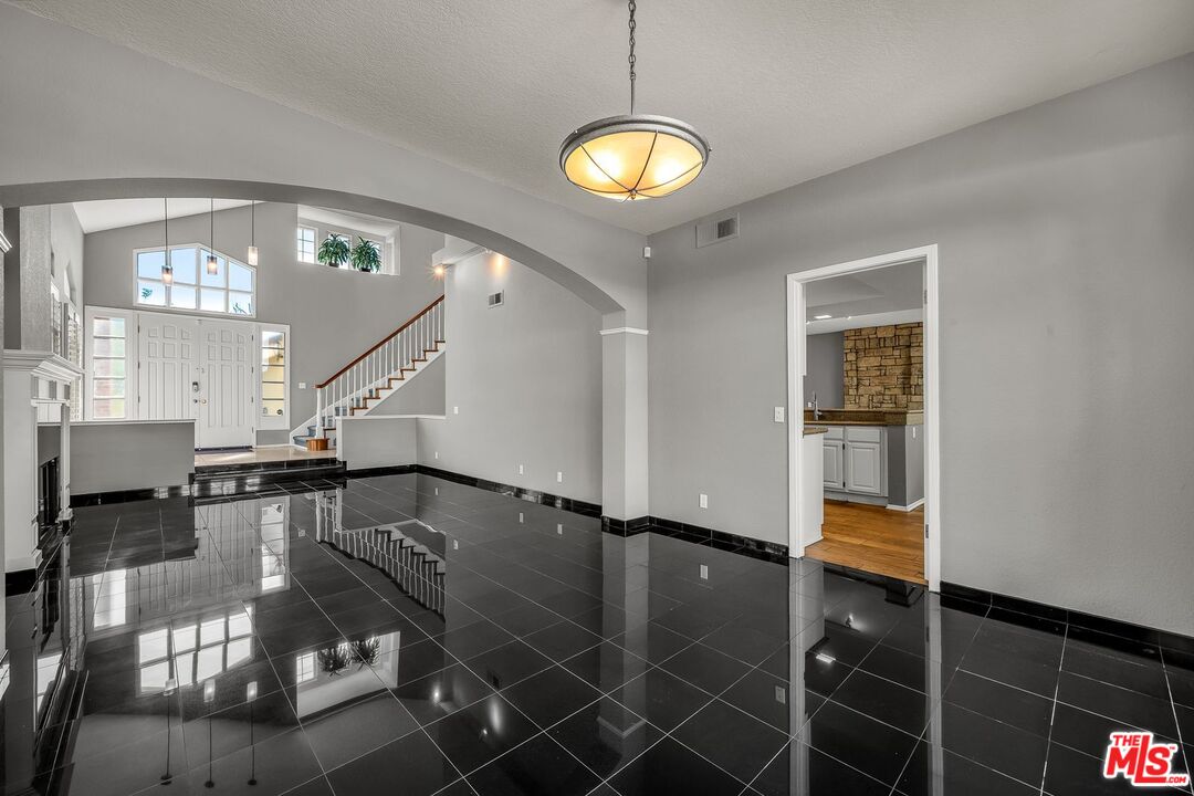 7513 West 83rd Street Playa del Rey, CA 90293 - Photo 7 of 45