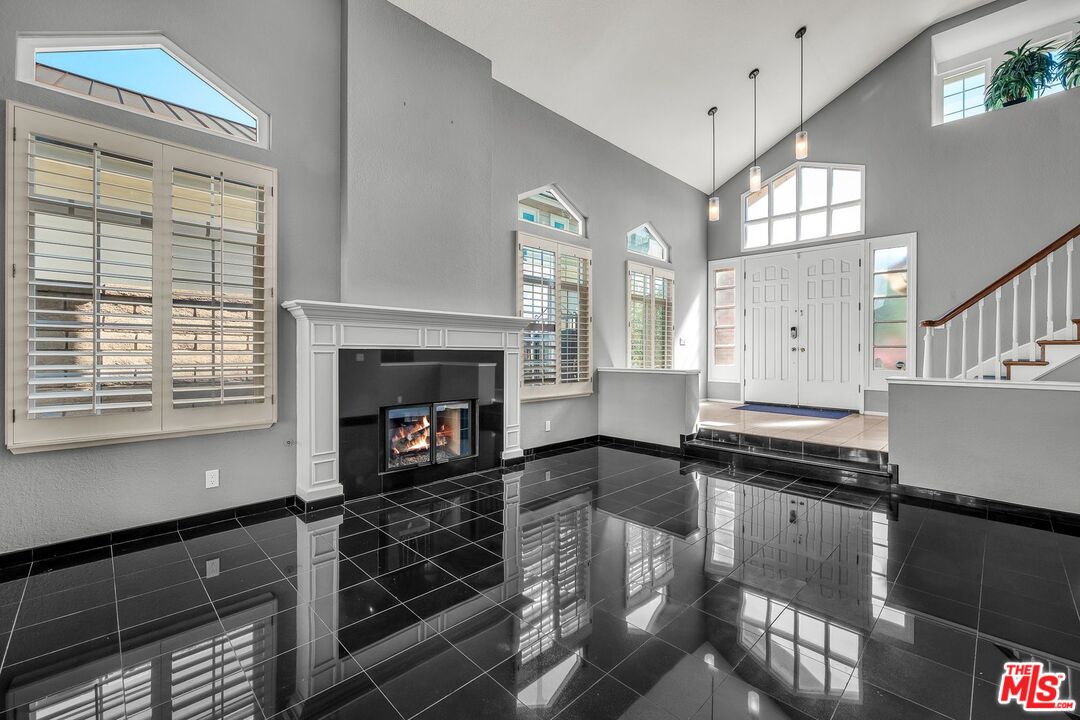 7513 West 83rd Street Playa del Rey, CA 90293 - Photo 8 of 45