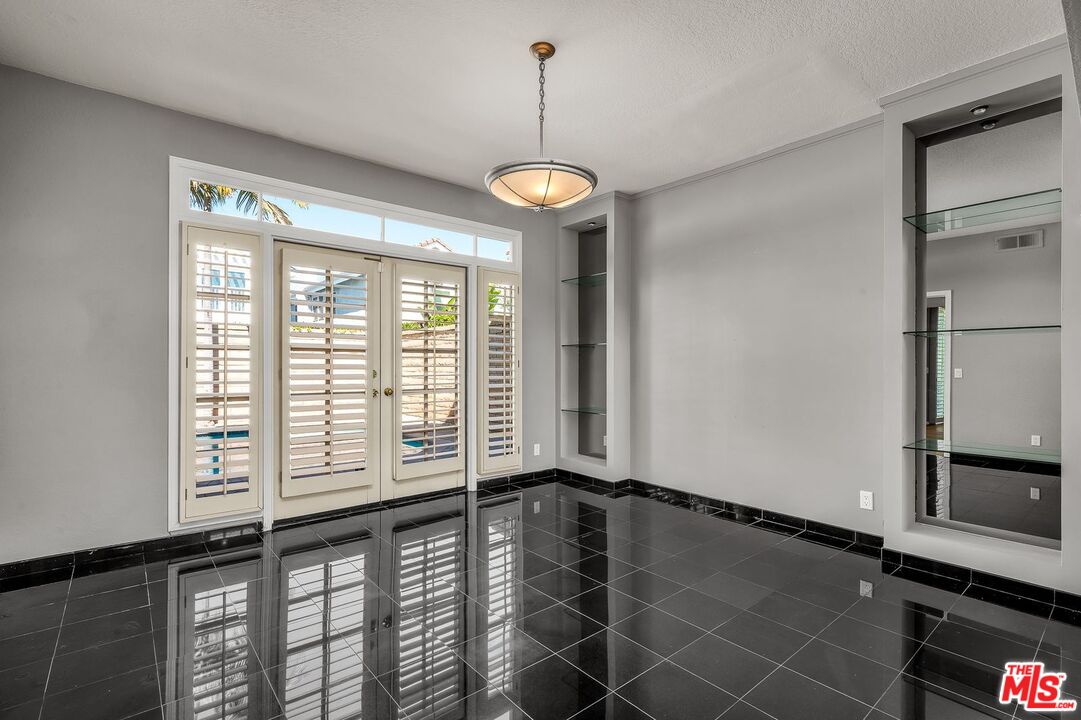 7513 West 83rd Street Playa del Rey, CA 90293 - Photo 10 of 45