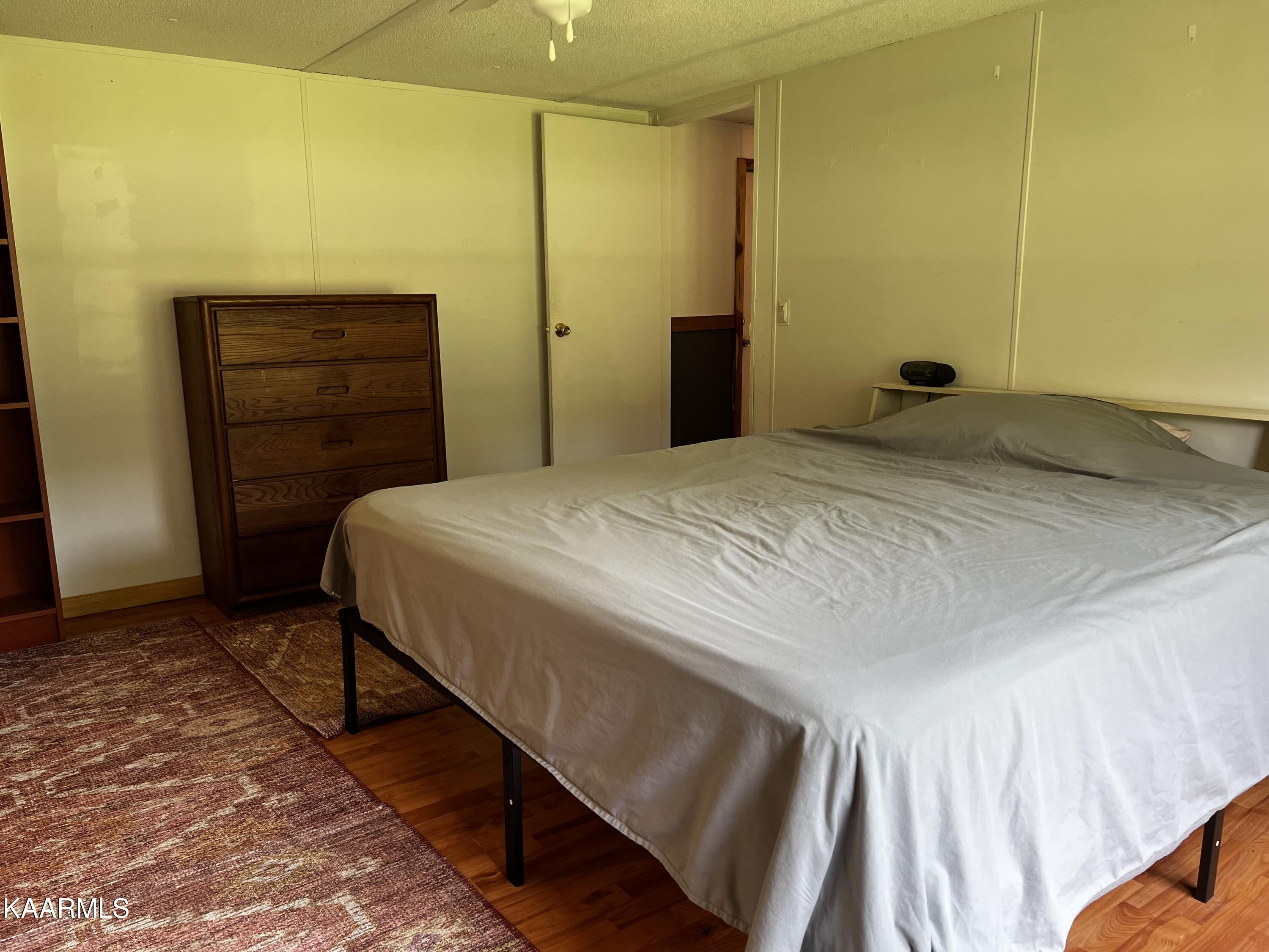 362 Raccoon Valley Road Powell, TN 37849 - Photo 10 of 16 Master bedroom