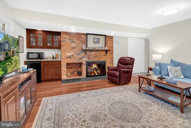 $5,999 | 2708 North Kensington Street, Arlington, VA 22207