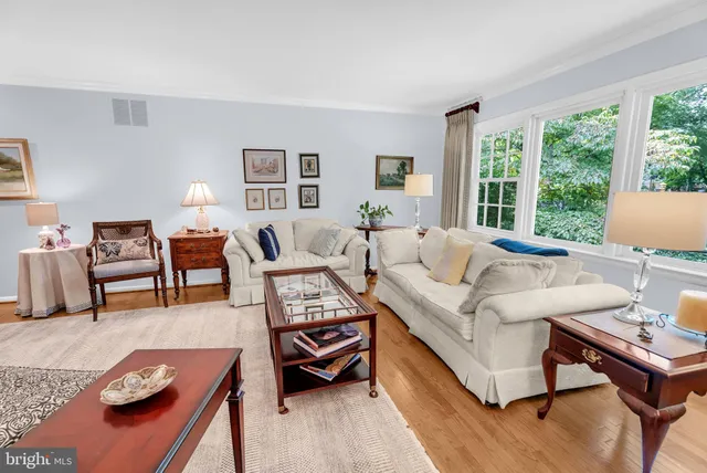 $5,999 | 2708 North Kensington Street, Arlington, VA 22207