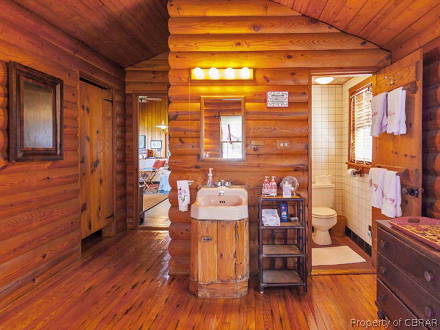 938 Plainview Road Topping, VA 23169 - Photo 25 of 43 LOG ROOM 3