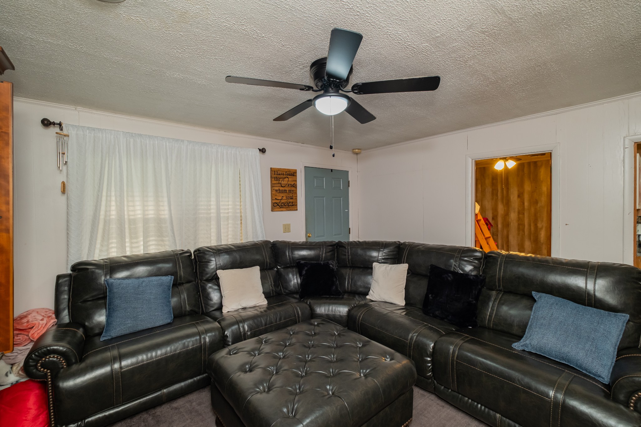 3324 Fredonia Road Manchester, TN 37355 - Photo 14 of 42 a living room with furniture and a couch