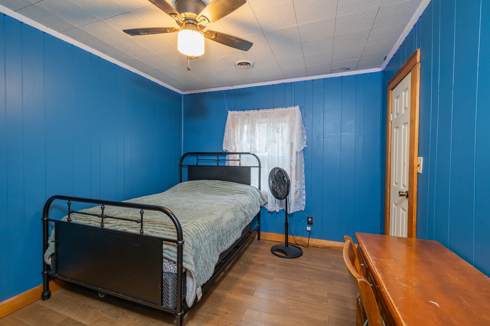 3324 Fredonia Road Manchester, TN 37355 - Photo 35 of 42 a bedroom with a bed and window