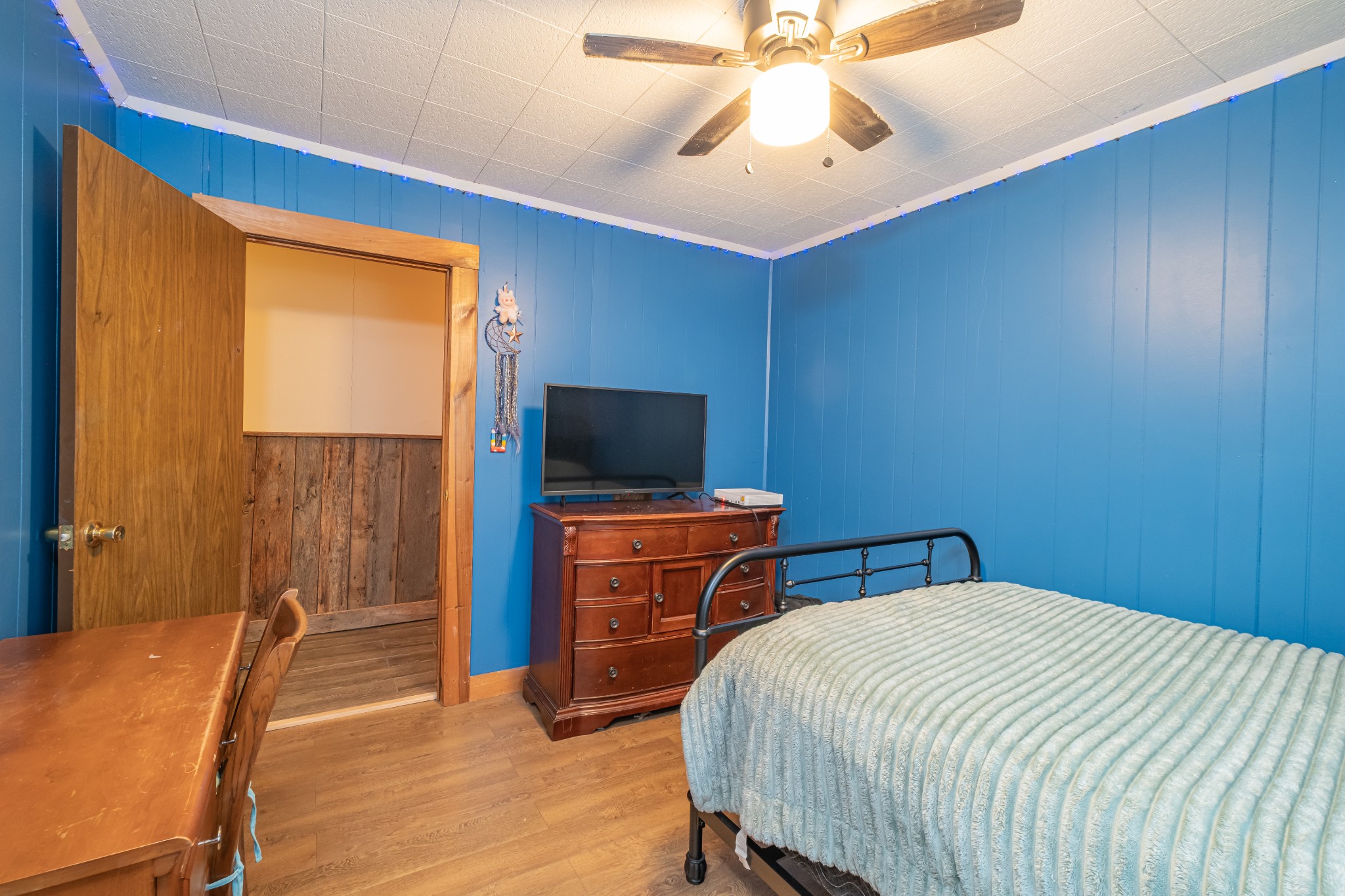 3324 Fredonia Road Manchester, TN 37355 - Photo 36 of 42 a bedroom with a bed and a flat screen tv