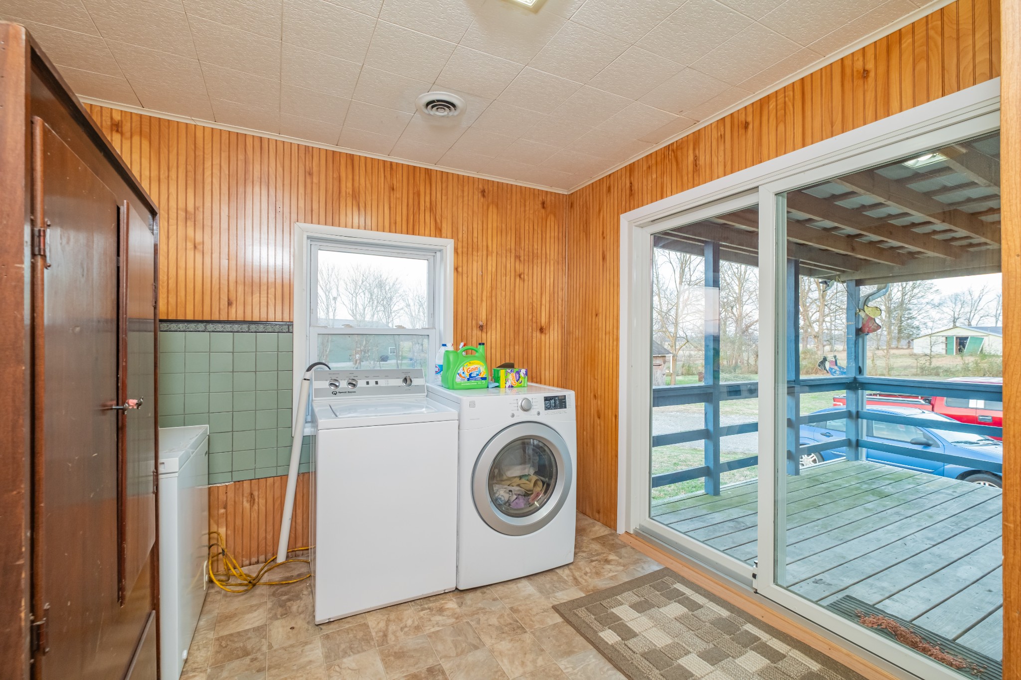 3324 Fredonia Road Manchester, TN 37355 - Photo 40 of 42 a utility room with dryer and washer