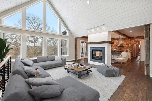 $1,300,000 | 771 Zumbro Oaks Lane Northwest, Oronoco, MN 55960