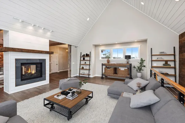 $1,300,000 | 771 Zumbro Oaks Lane Northwest, Oronoco, MN 55960