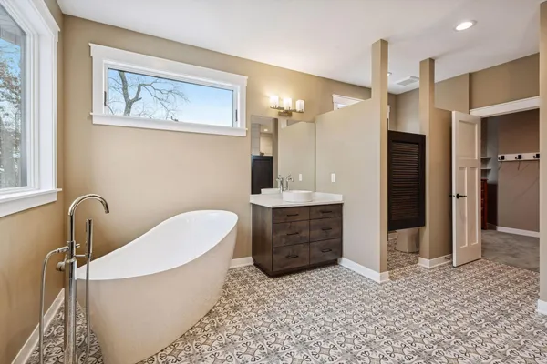 $1,300,000 | 771 Zumbro Oaks Lane Northwest, Oronoco, MN 55960