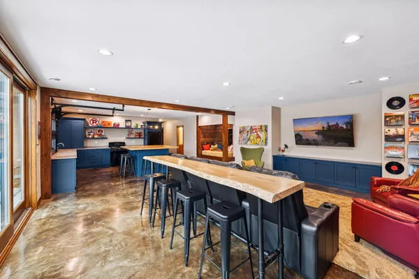 $1,300,000 | 771 Zumbro Oaks Lane Northwest, Oronoco, MN 55960