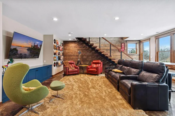 $1,300,000 | 771 Zumbro Oaks Lane Northwest, Oronoco, MN 55960