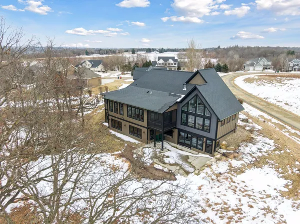 $1,300,000 | 771 Zumbro Oaks Lane Northwest, Oronoco, MN 55960