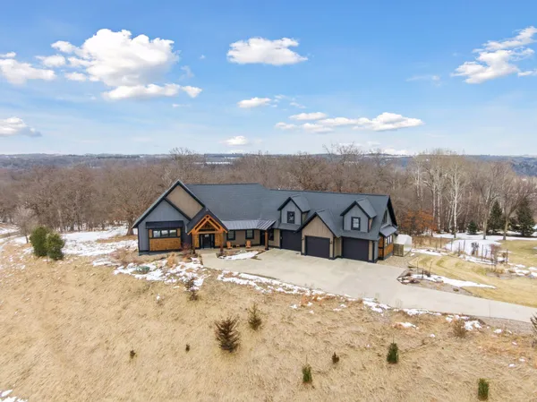 $1,300,000 | 771 Zumbro Oaks Lane Northwest, Oronoco, MN 55960